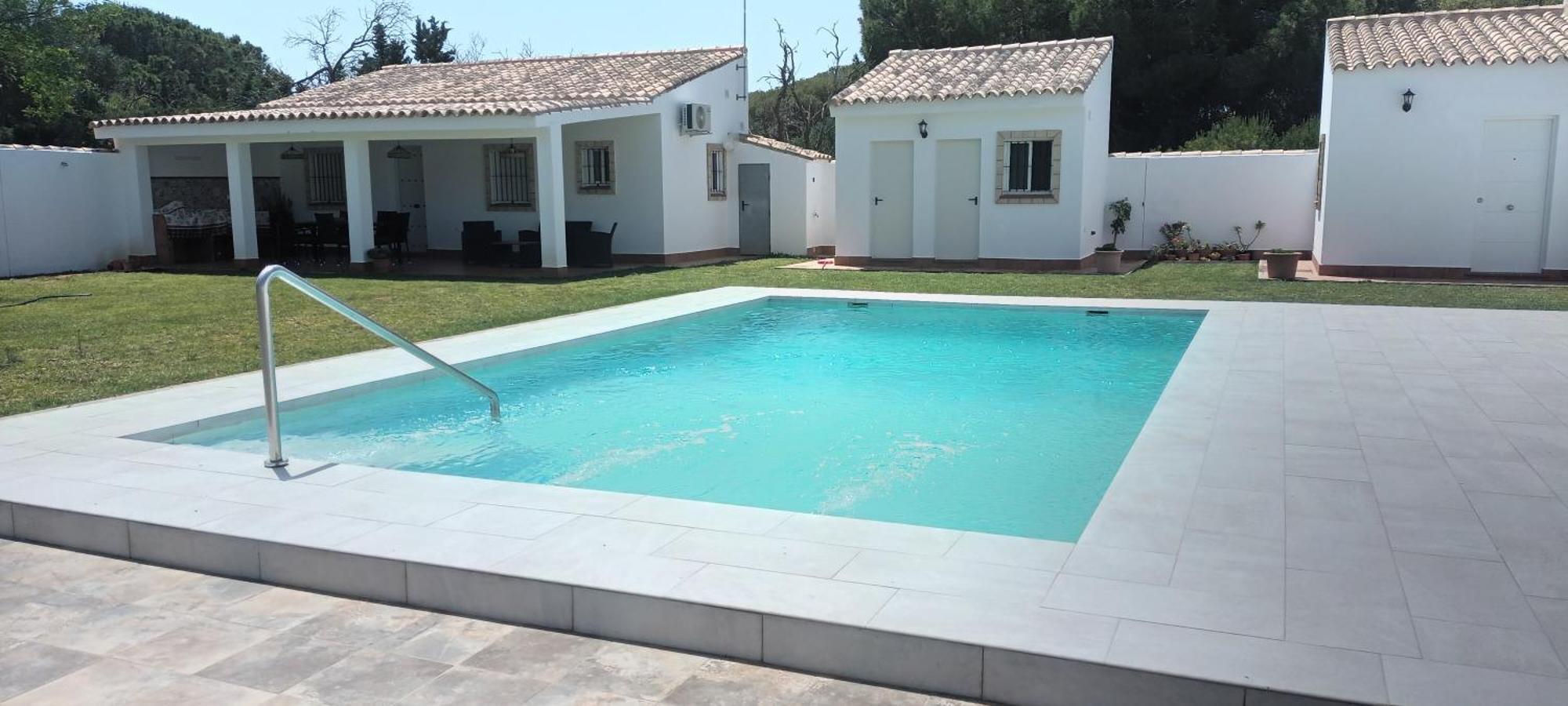 Andaluz Con Piscina